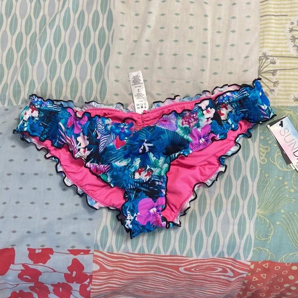 Brand New With Tags Bikini Set from Macy’s Sundazed Collection - Picture 5 of 8